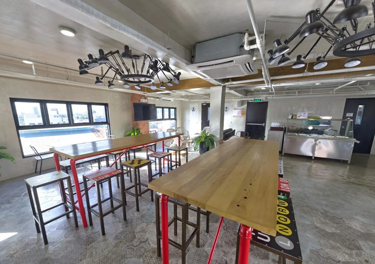 Mytown New York Hostel Manila